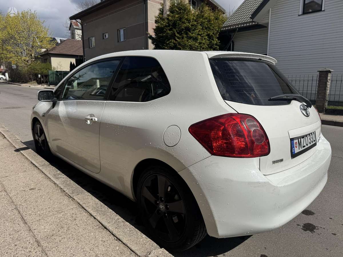 Toyota Auris, 2.2 l., Хэтчбек