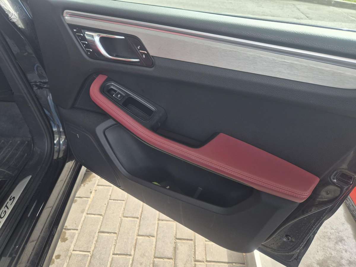 Porsche Macan, 3.0 l., Внедорожник / Кроссовер