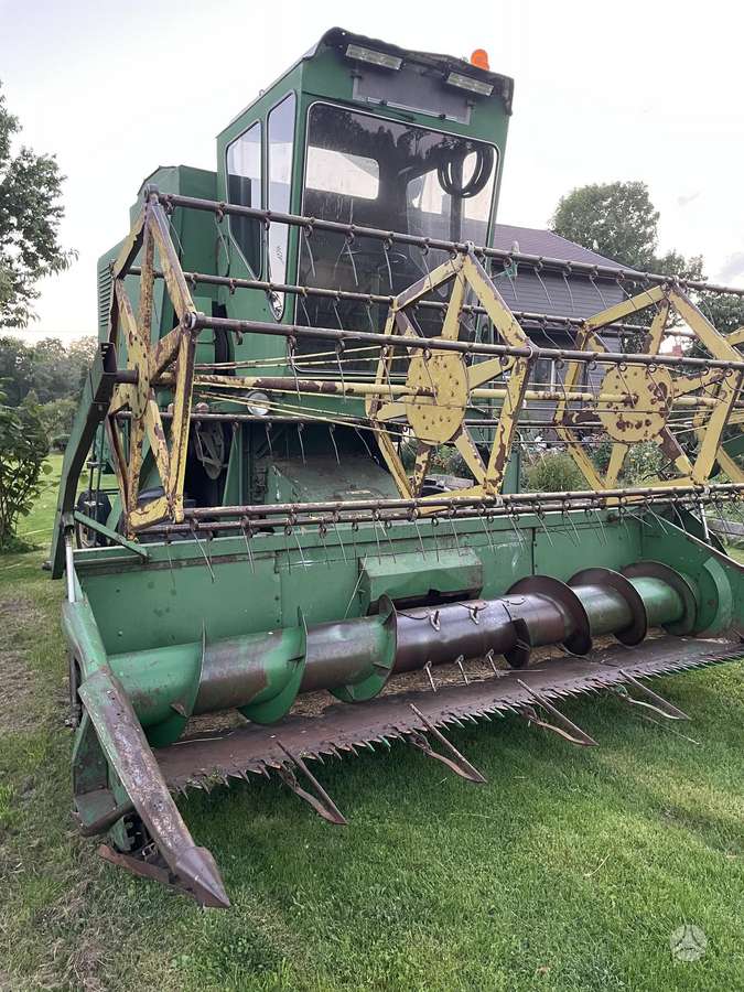 John Deere 940, kombainai