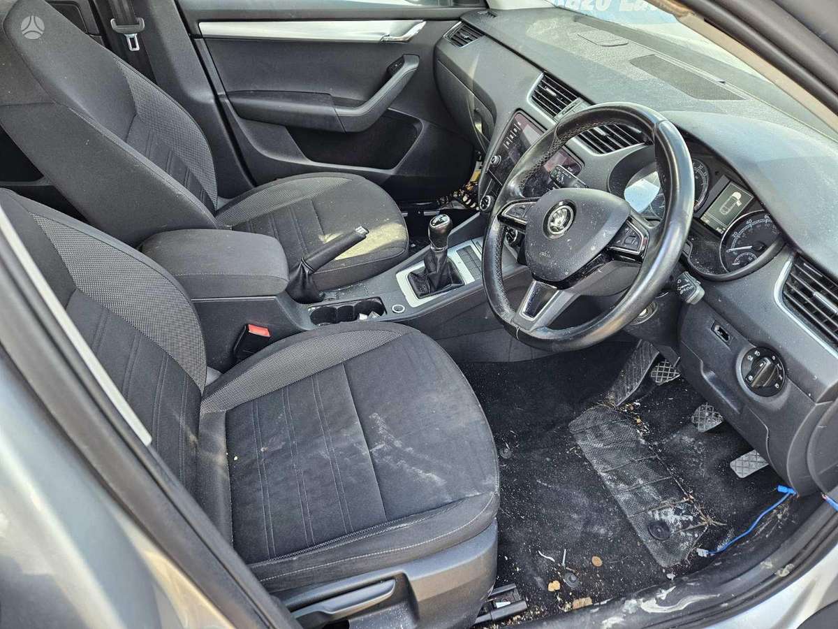 Skoda Octavia dalimis