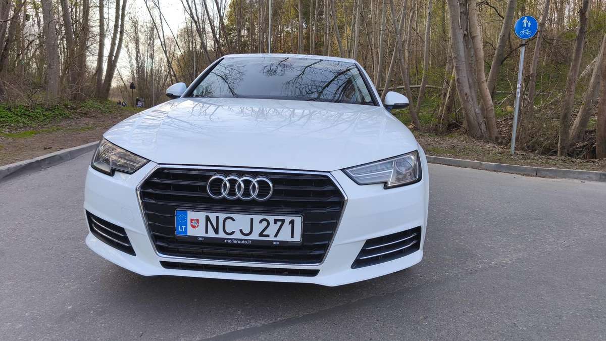 Audi A4, 2.0 l., saloon / sedan