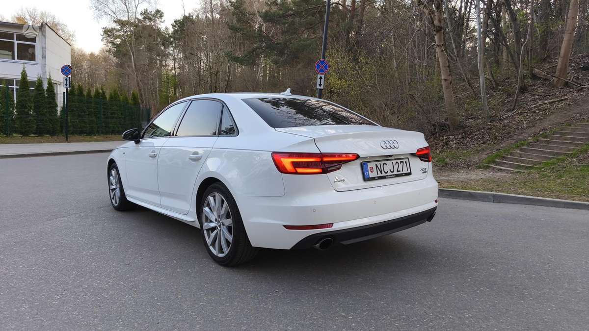 Audi A4, 2.0 l., saloon / sedan