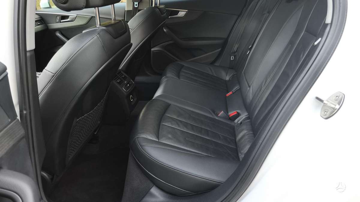 Audi A4, 2.0 l., saloon / sedan