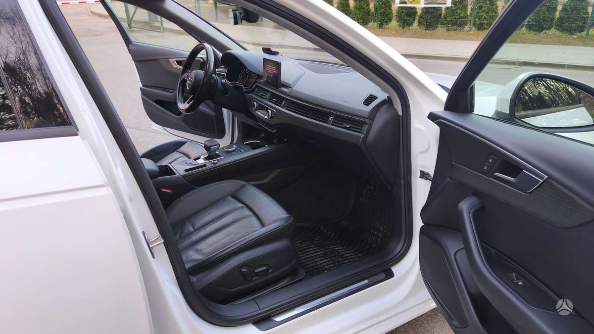 Audi A4, 2.0 l., saloon / sedan