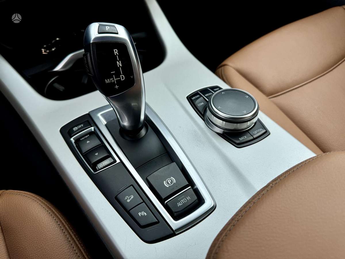BMW X3, 2.0 l., off-road / crossover
