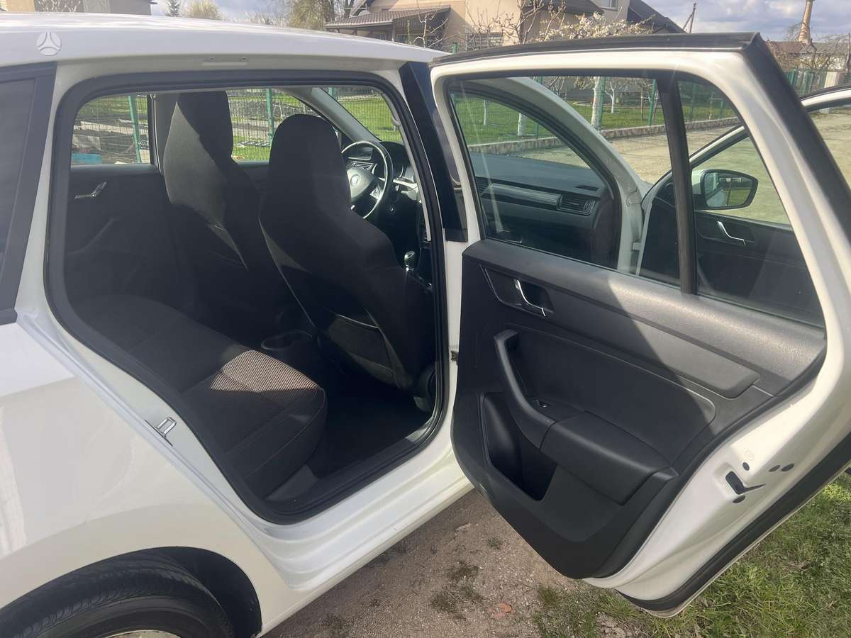 Skoda Rapid, 1.6 l., hatchback