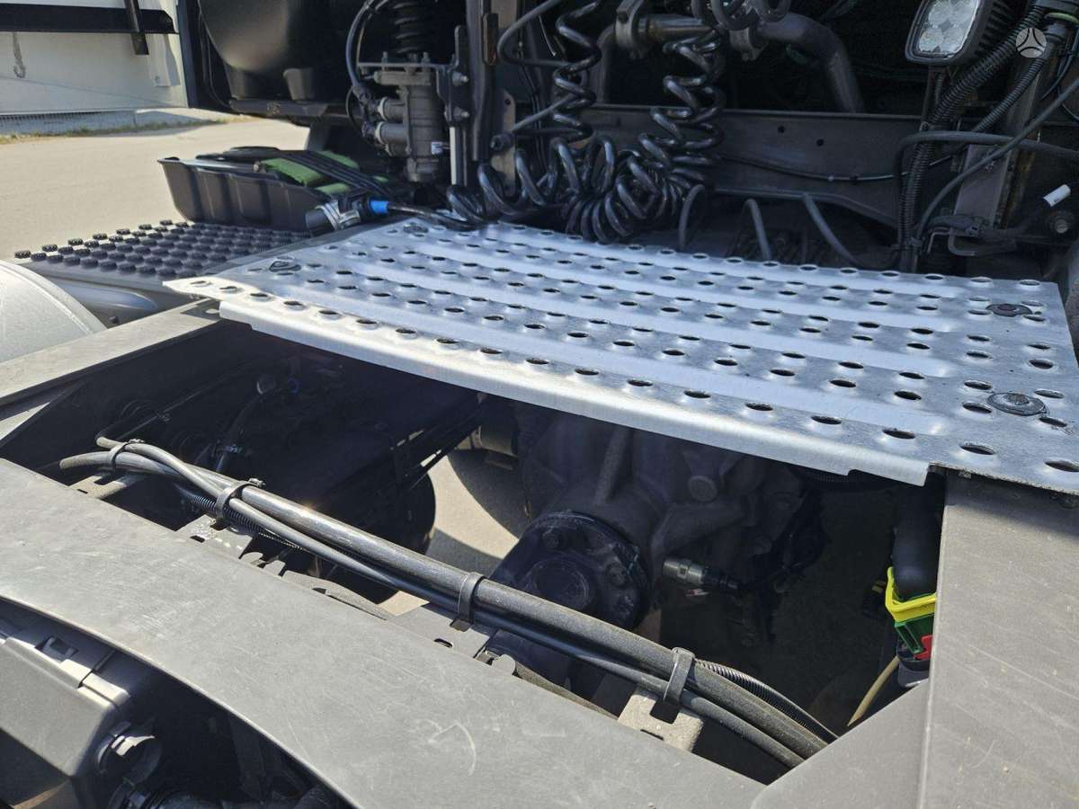 Volvo FH 460, 2 miegamosios vietos