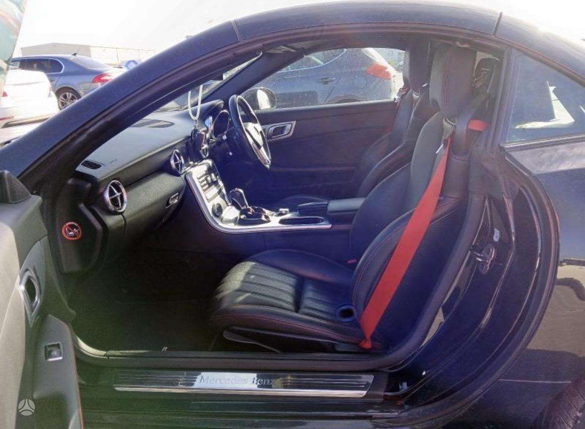 Mercedes-Benz SLK klasė Dalimis