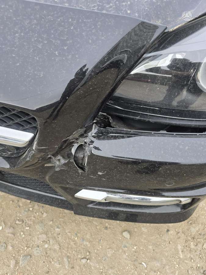 Mercedes-Benz SLK klasė Dalimis