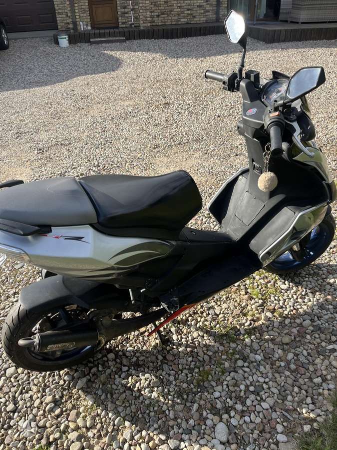 Aprilia SR 49cc, scooters / mopeds