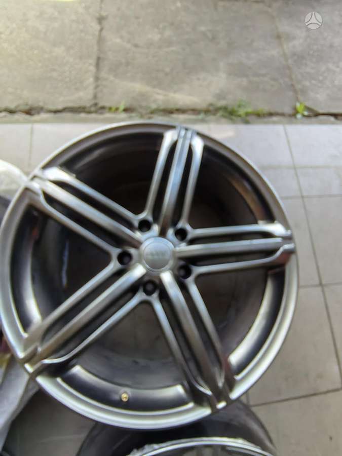 Audi Q7, lengvojo lydinio, R21