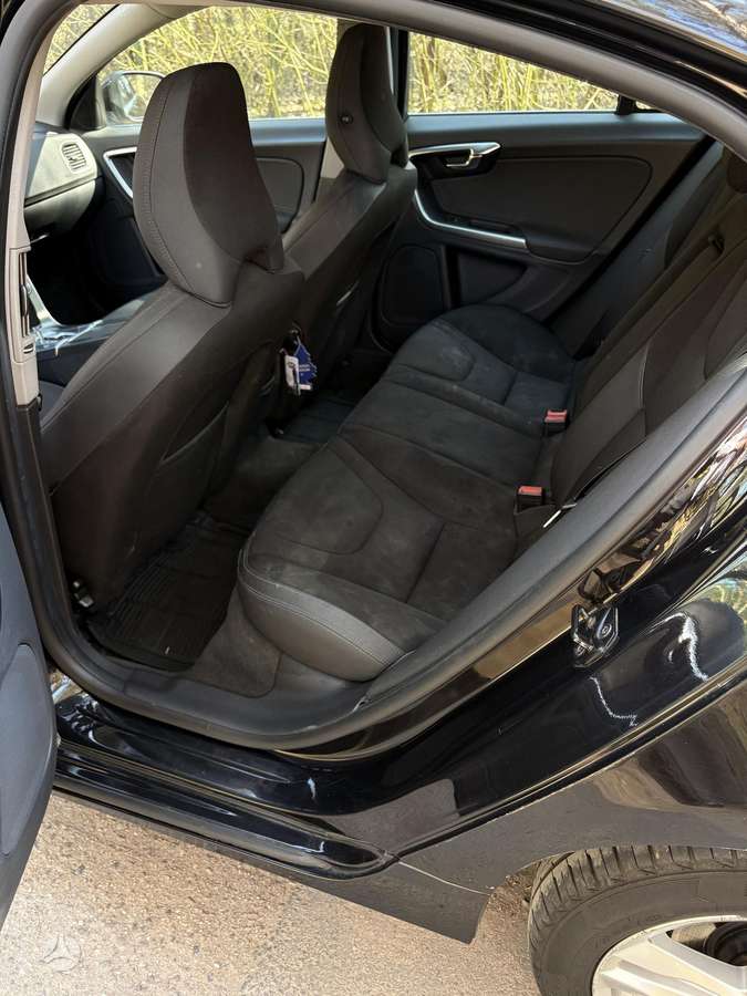 Volvo S60, 2.0 l., Седан