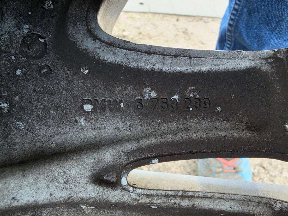 BMW, lengvojo lydinio, R18