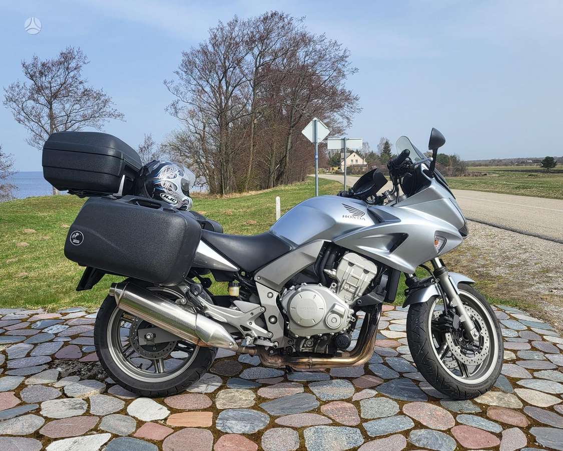 Honda CBF 998cc, street / classic