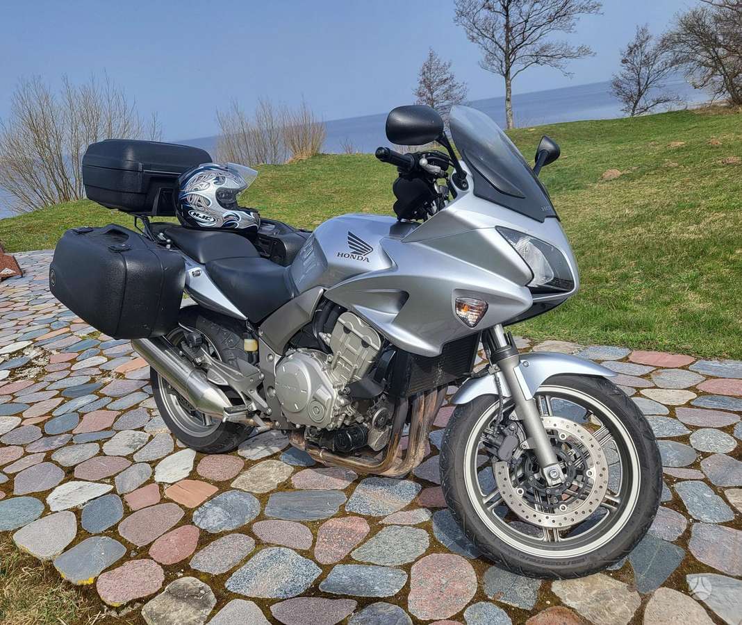 Honda CBF 998cc, street / classic