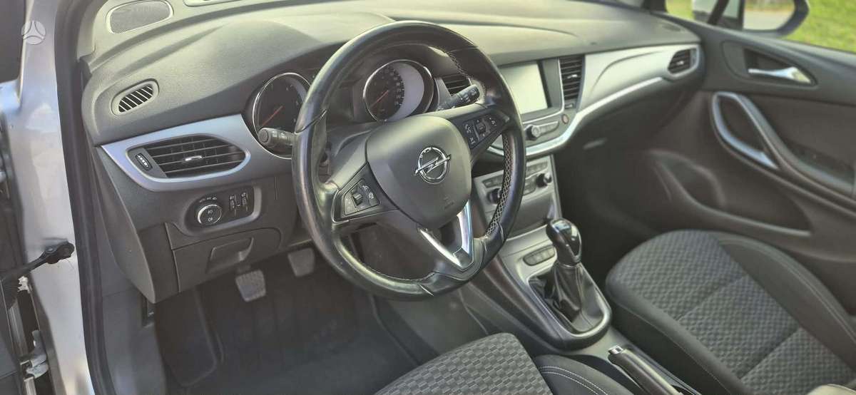 Opel Astra, 1.6 l., hatchback