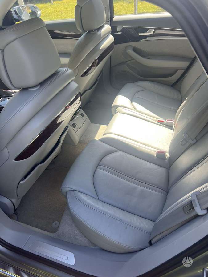 Audi A8, 3.0 l., Лимузин