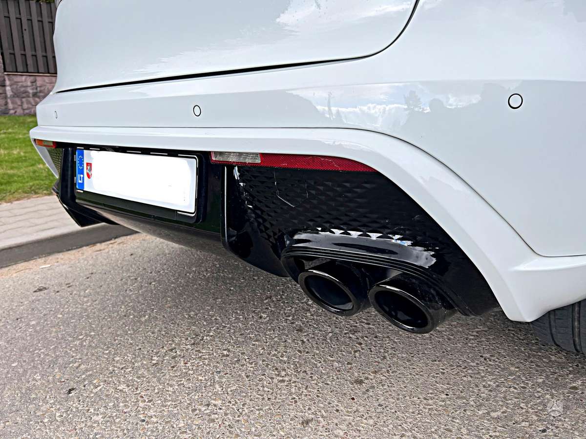 Porsche Macan, 2.0 l., off-road / crossover