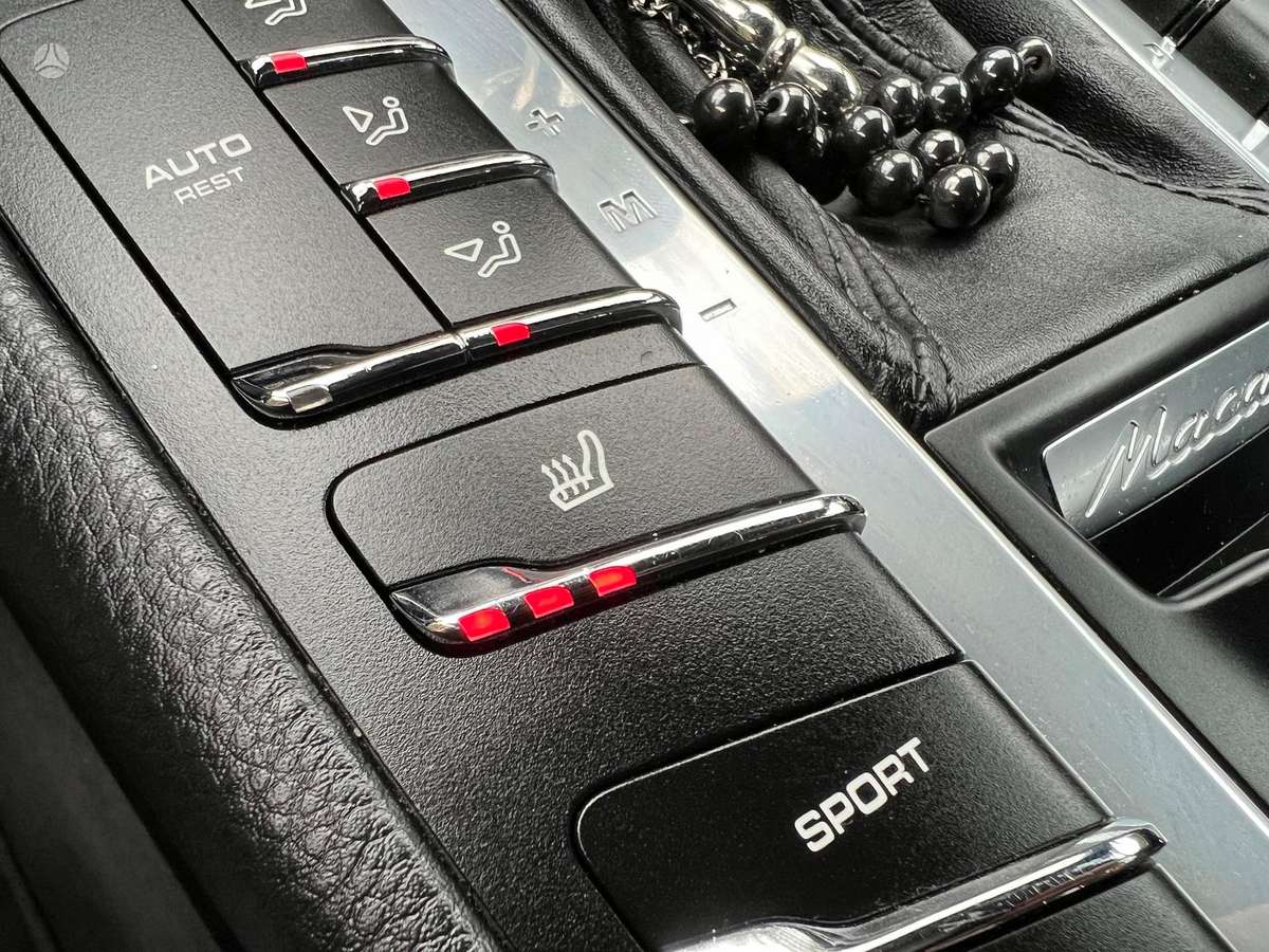 Porsche Macan, 2.0 l., off-road / crossover