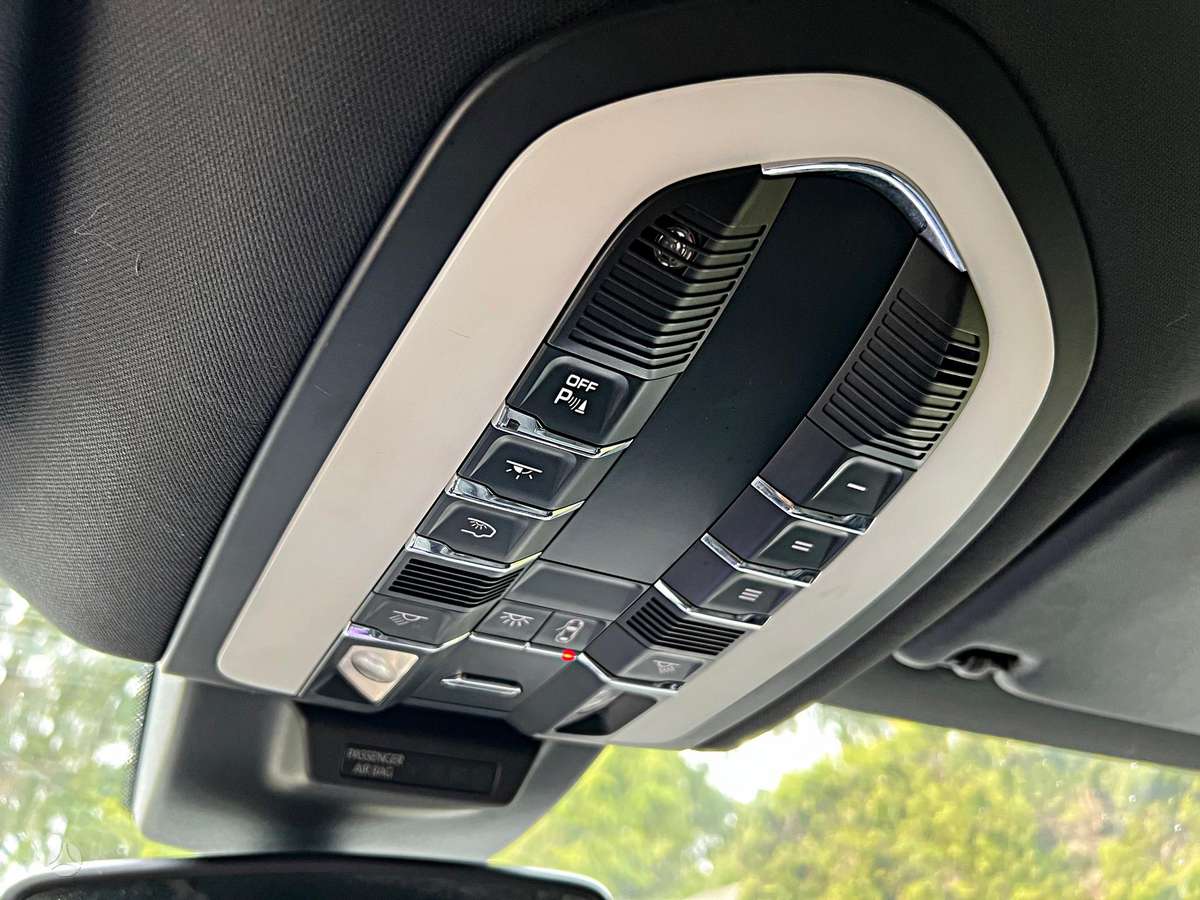 Porsche Macan, 2.0 l., off-road / crossover