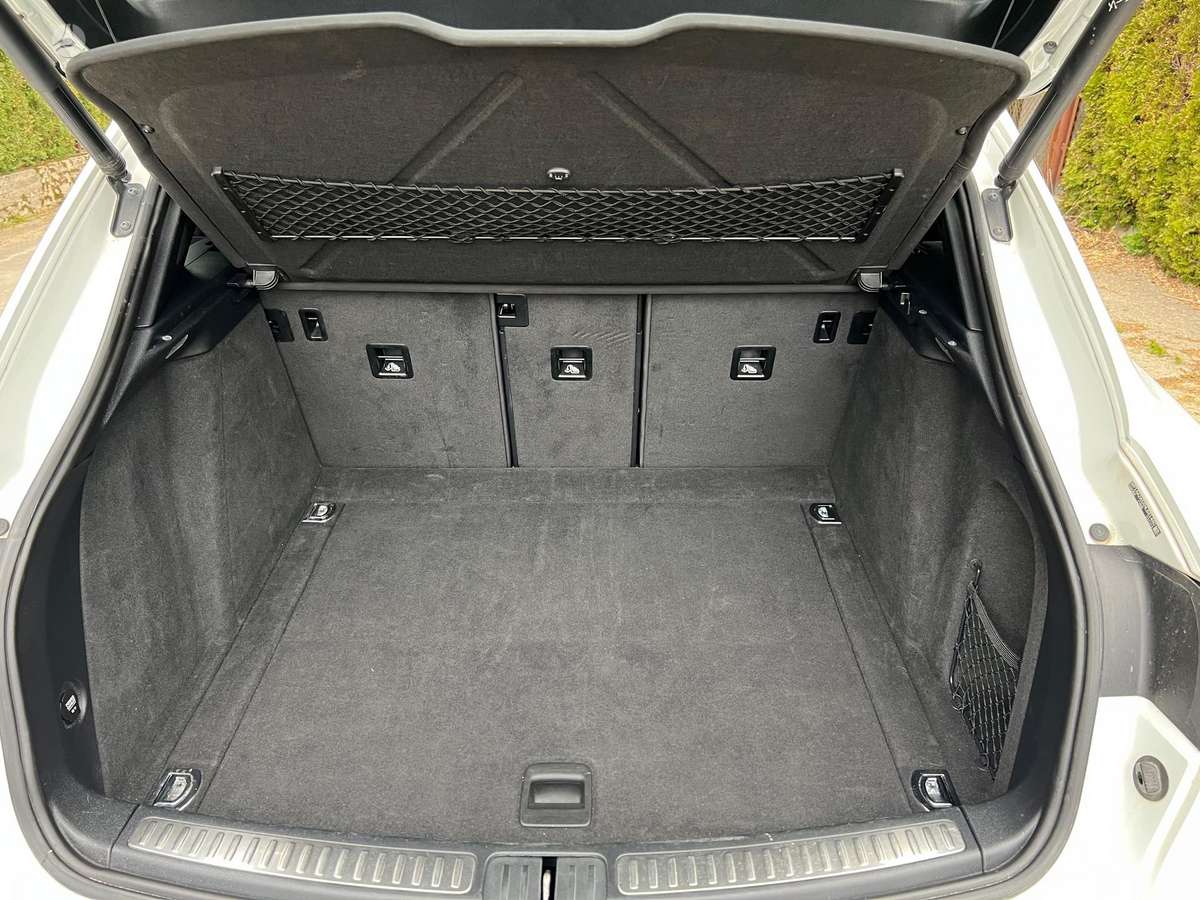 Porsche Macan, 2.0 l., off-road / crossover
