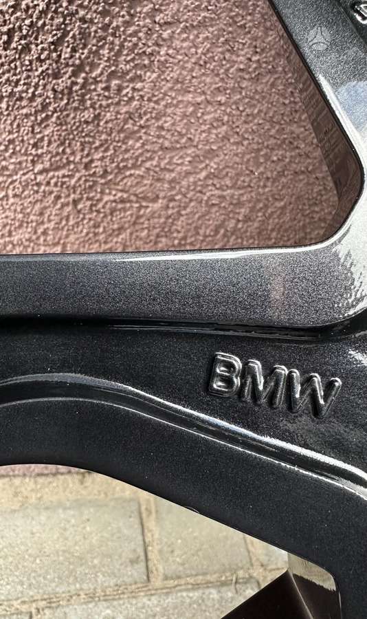 BMW X7 Facelift, lengvojo lydinio, R22