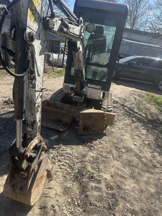 Bobcat 322, mini excavator