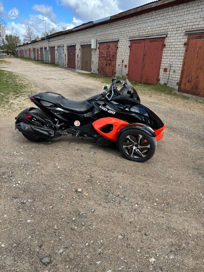 Can-Am Spyder 998cc, трициклы