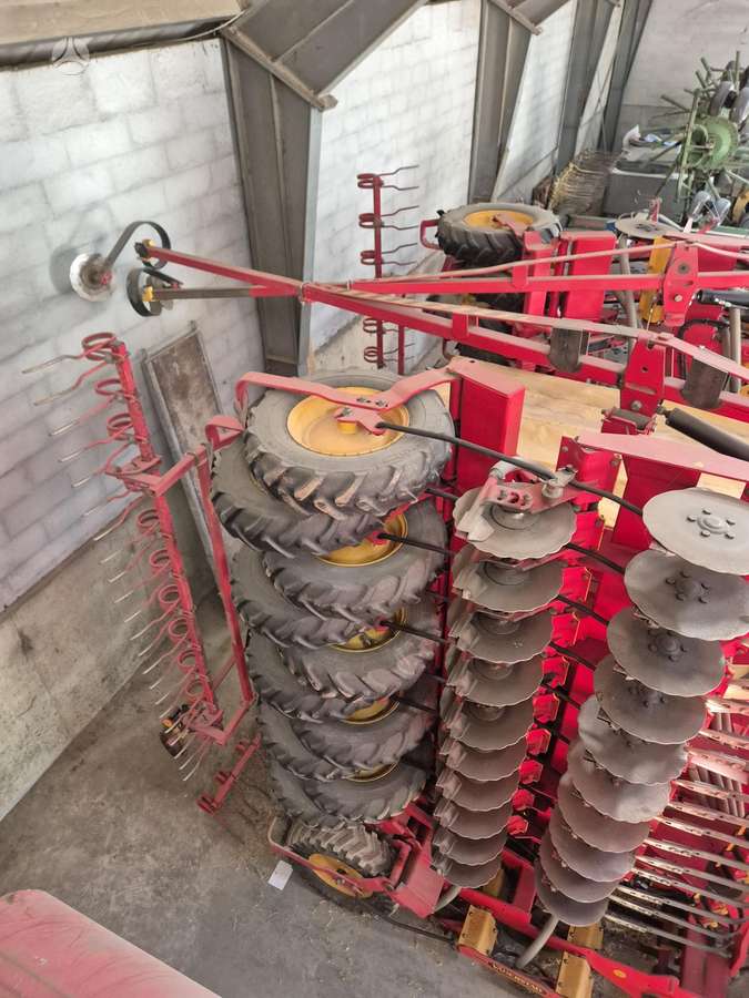 Vaderstad RAPID 8, seeders, planters