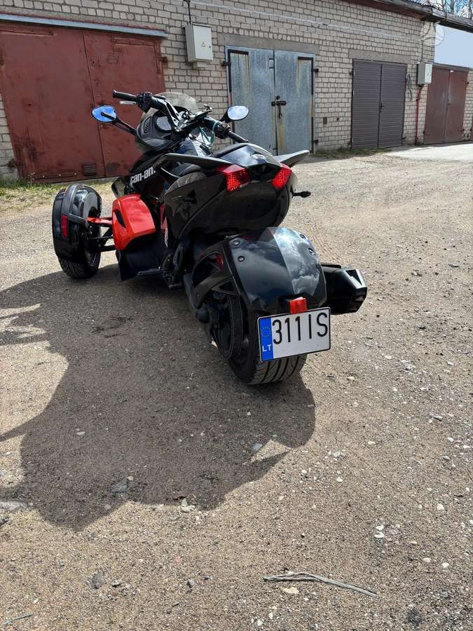 Can-Am Spyder 998cc, трициклы