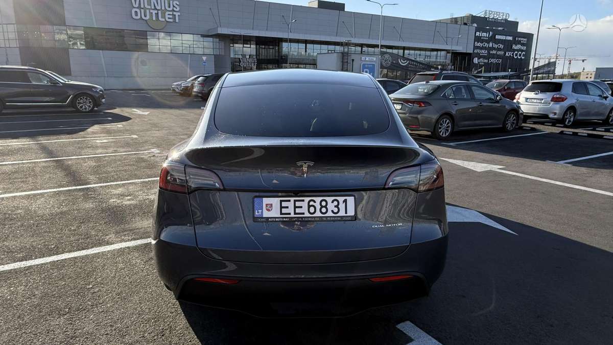 Tesla Model Y, 75 kWh, off-road / crossover