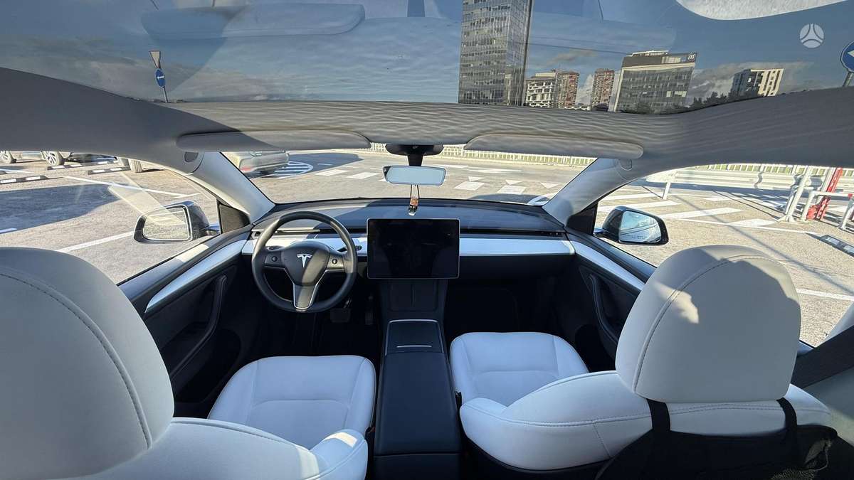 Tesla Model Y, 75 kWh, off-road / crossover