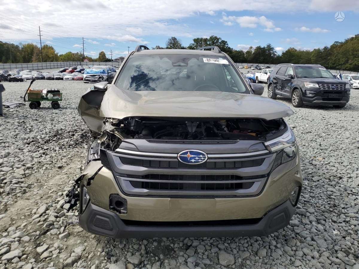 Subaru Forester dalimis
