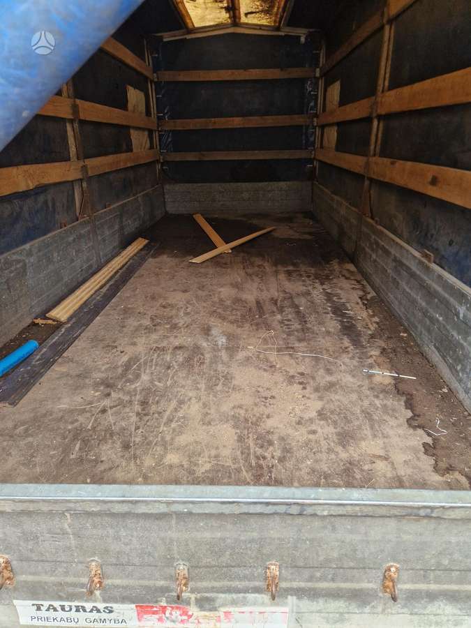 Tauras, passenger car trailers