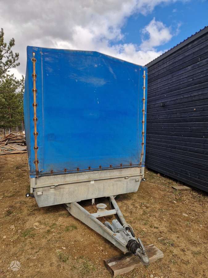 Tauras, passenger car trailers