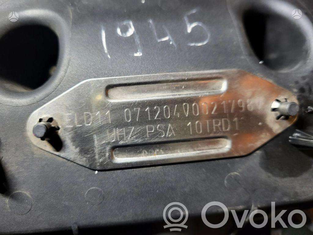 Peugeot 607, UHZ, engine