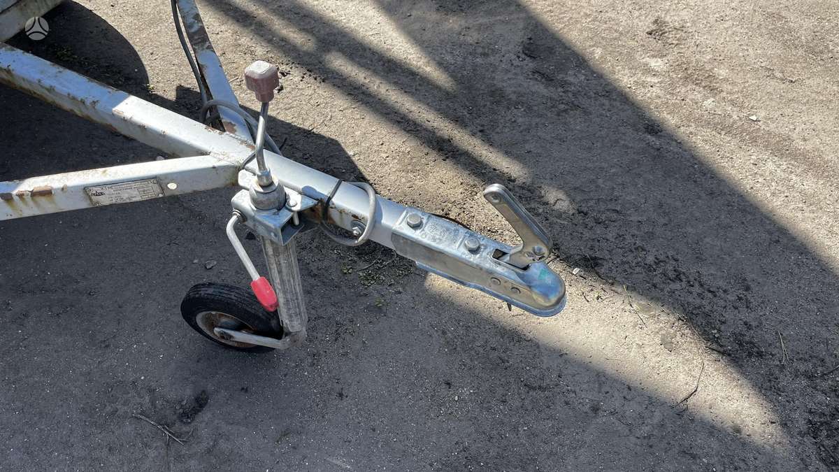 MAZ, automašīnas piekabes