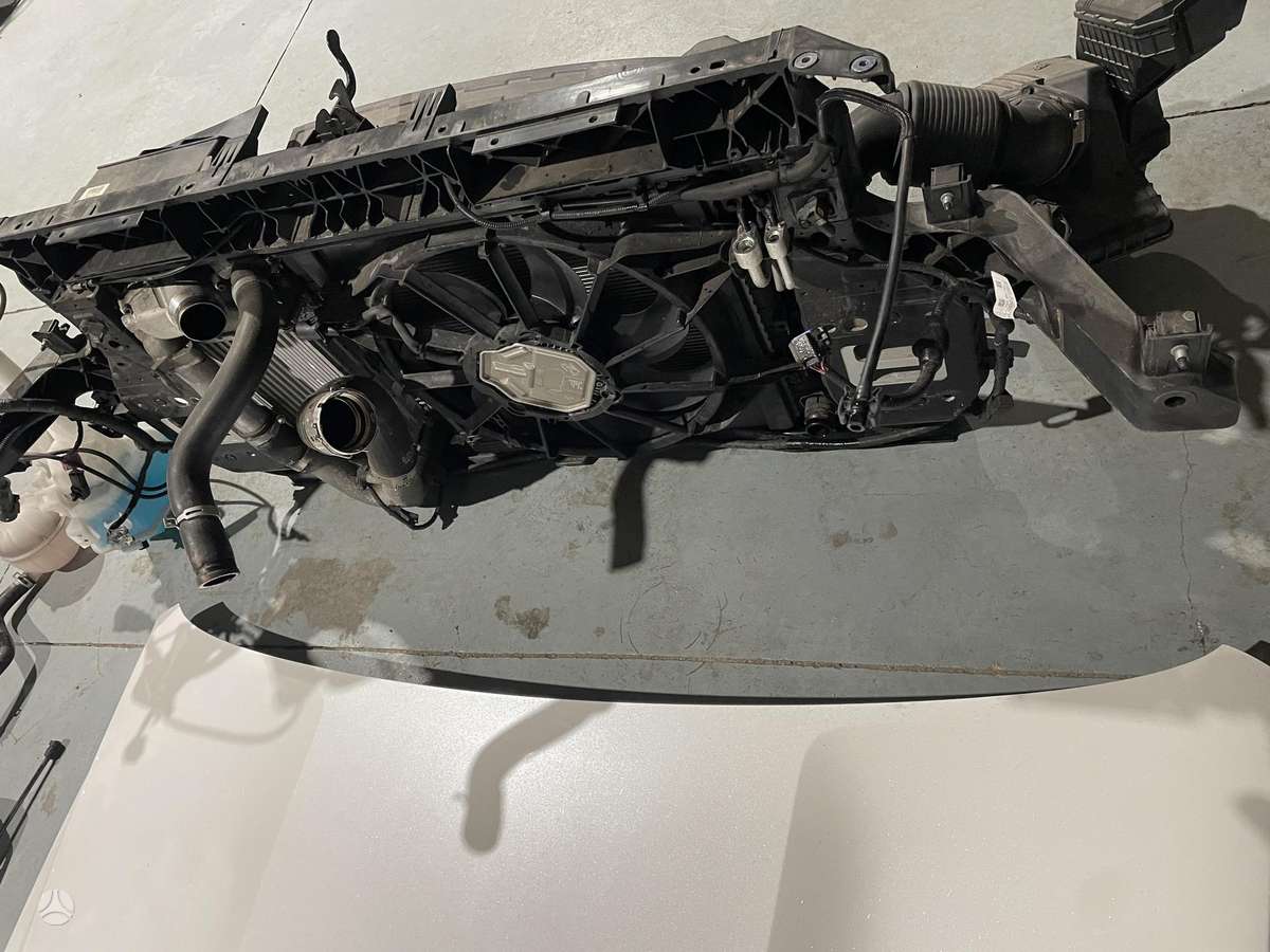 Kia Sorento Komplektinis priekis