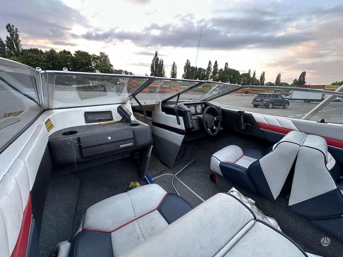 Bayliner Capri, yachts / cruisers