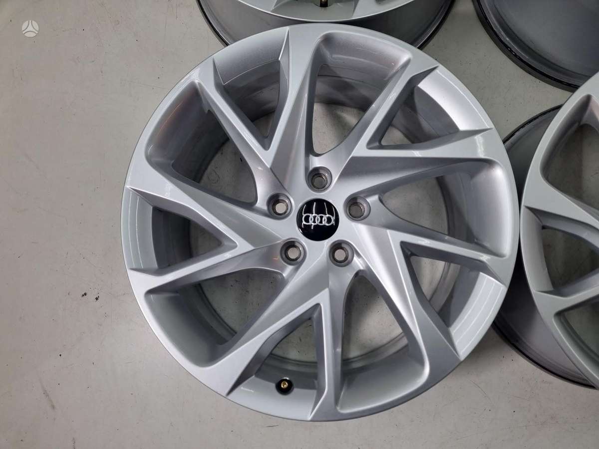 Audi Q3 R18, light alloy, R18