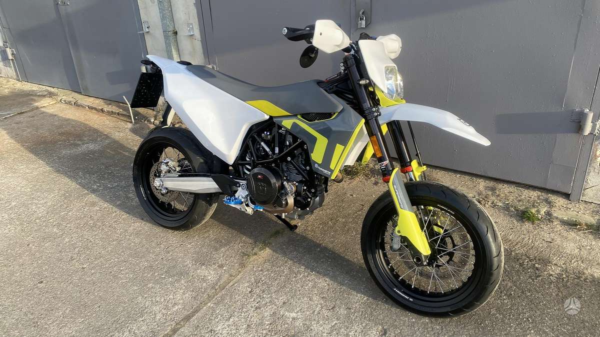 Husqvarna Supermoto 693cc, supermoto