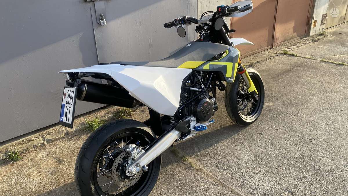 Husqvarna Supermoto 693cc, supermoto