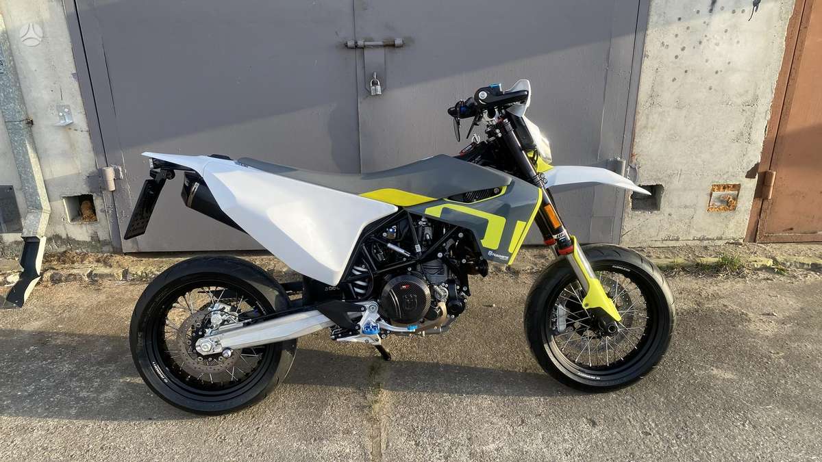 Husqvarna Supermoto 693cc, supermoto