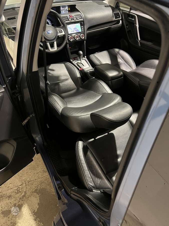 Subaru Forester, 2.0 l., Внедорожник / Кроссовер