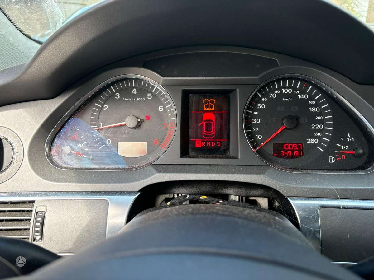 Audi A6 dalimis