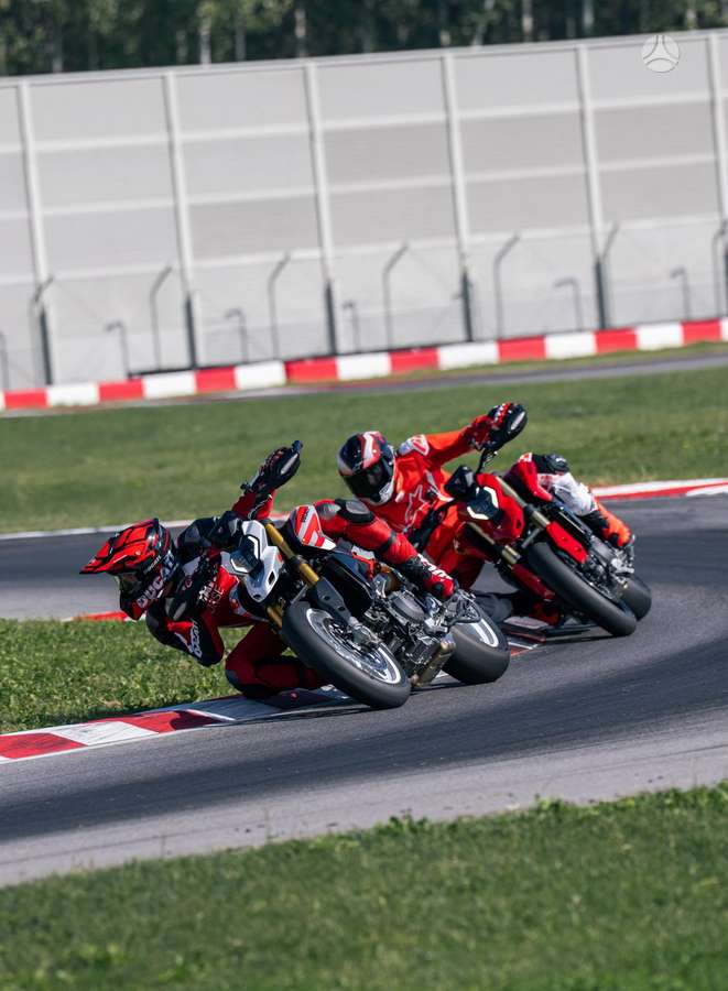 Ducati Hypermotard 890cc, supermoto