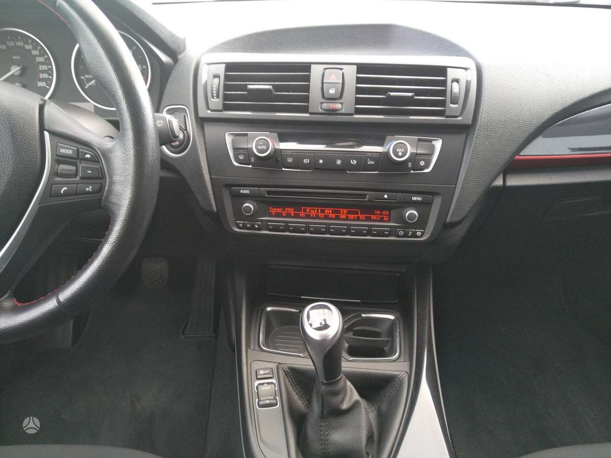 BMW 118, 2.0 l., hatchback