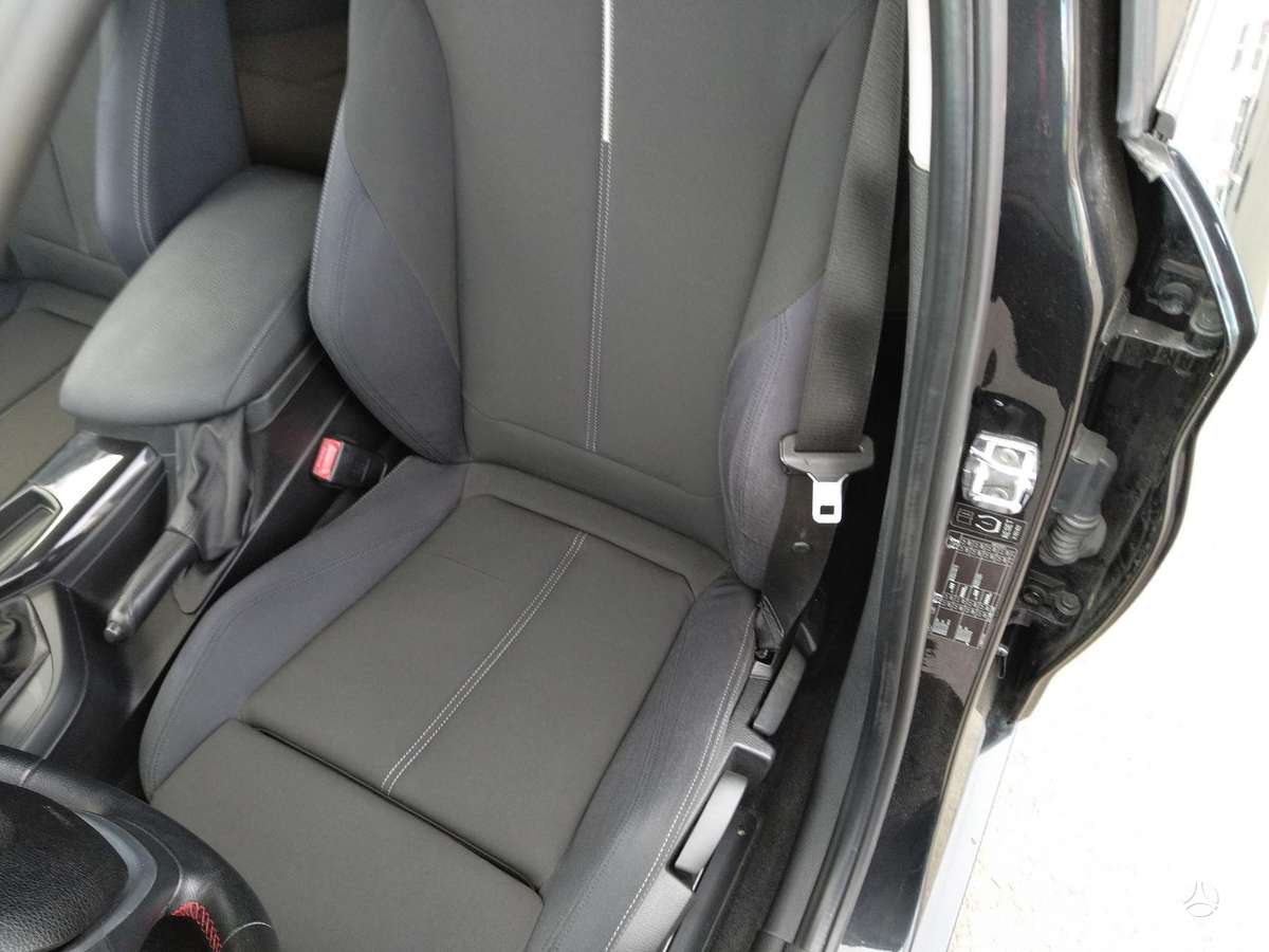 BMW 118, 2.0 l., hatchback