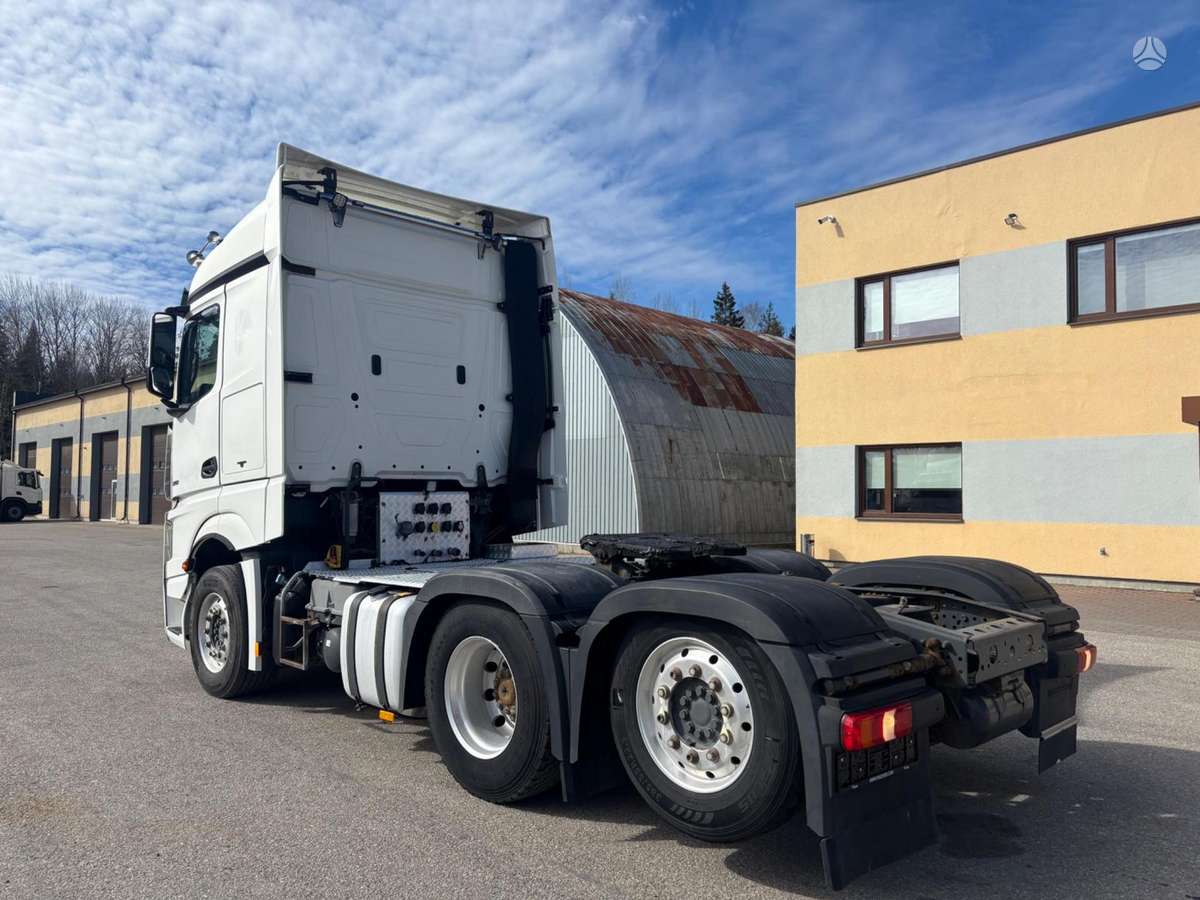 Mercedes-Benz ACTROS 2551, single sleeper