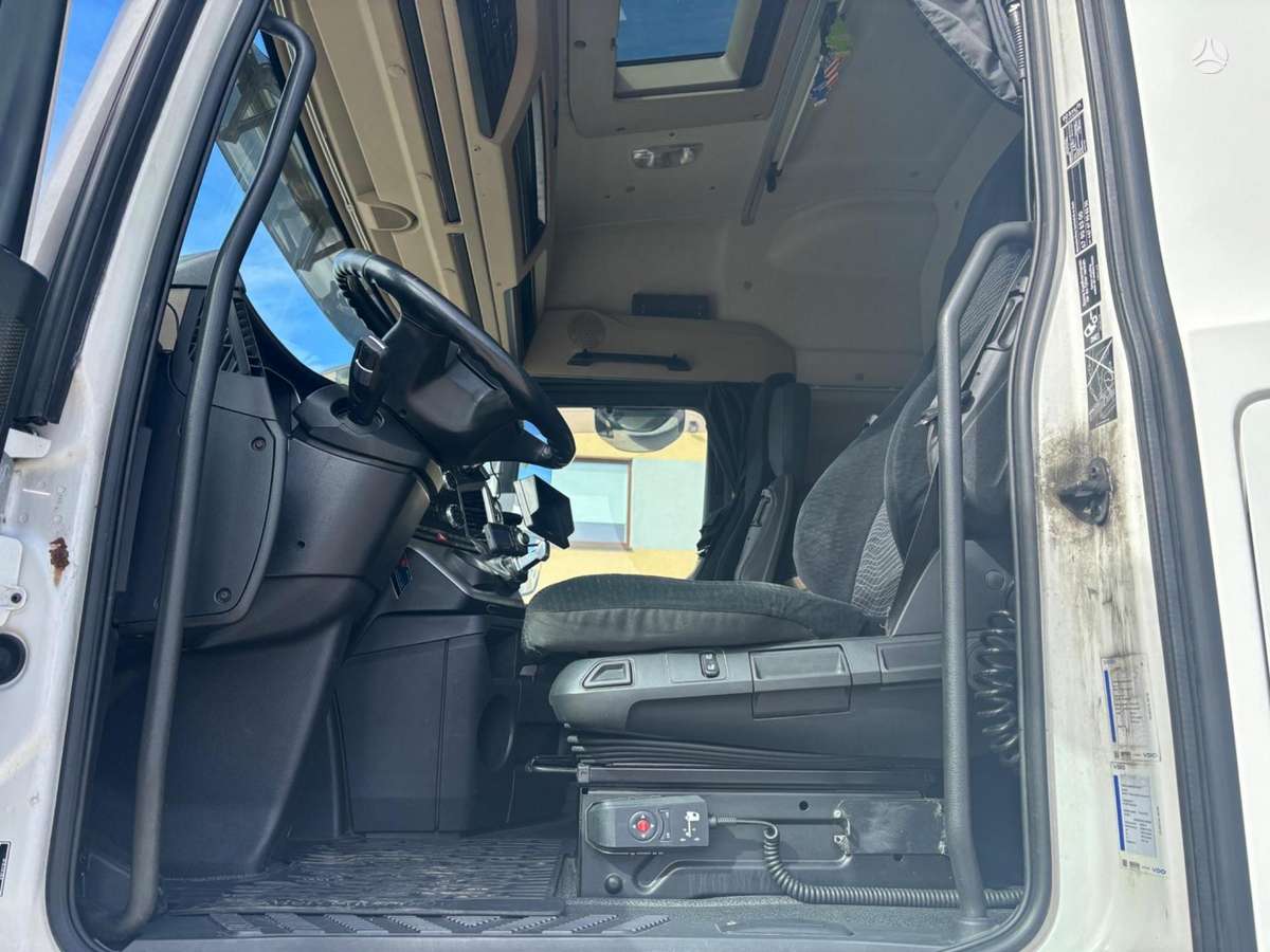Mercedes-Benz ACTROS 2551, single sleeper